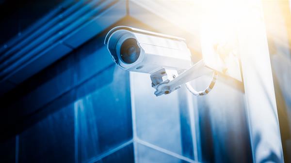 Vad behöver en skylt för kameraövervakning innehålla?